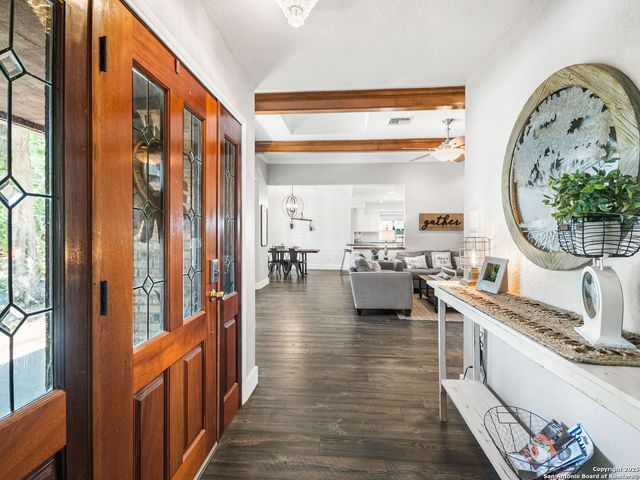 834 Candlewood Cir, New Braunfels, TX 78130