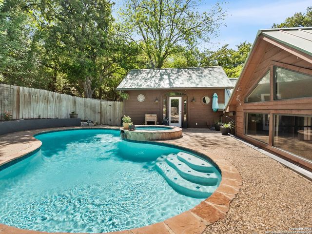 834 Candlewood Cir, New Braunfels, TX 78130