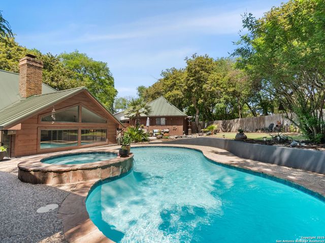 834 Candlewood Cir, New Braunfels, TX 78130