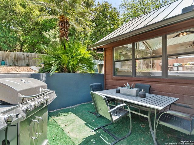 834 Candlewood Cir, New Braunfels, TX 78130