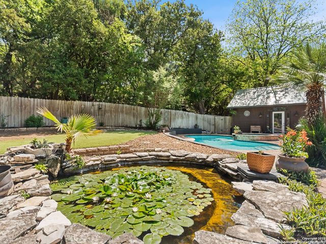 834 Candlewood Cir, New Braunfels, TX 78130