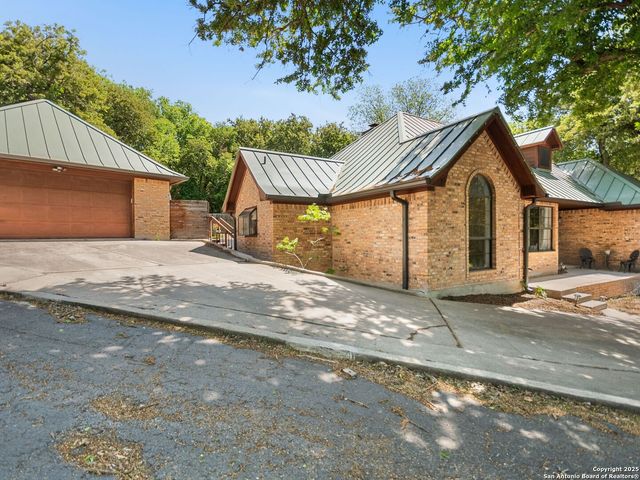 834 Candlewood Cir, New Braunfels, TX 78130