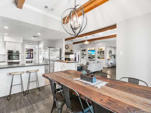 834 Candlewood Cir, New Braunfels, TX 78130