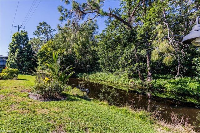 224 Palm DR 8, Naples, FL 34112