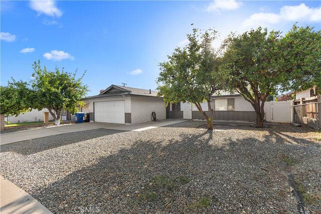 1512 Cole, Highland, CA 92346