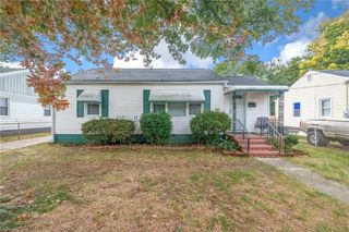 13 Dotson DR, Hampton, VA 23669