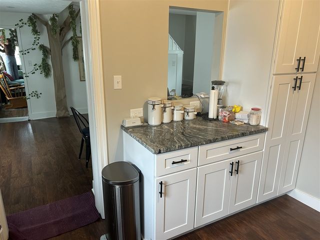 45 E 18th Street, Holland, MI 49423