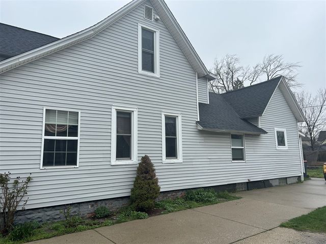 45 E 18th Street, Holland, MI 49423