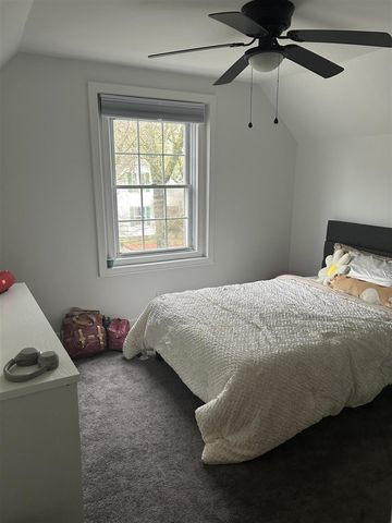 45 E 18th Street, Holland, MI 49423