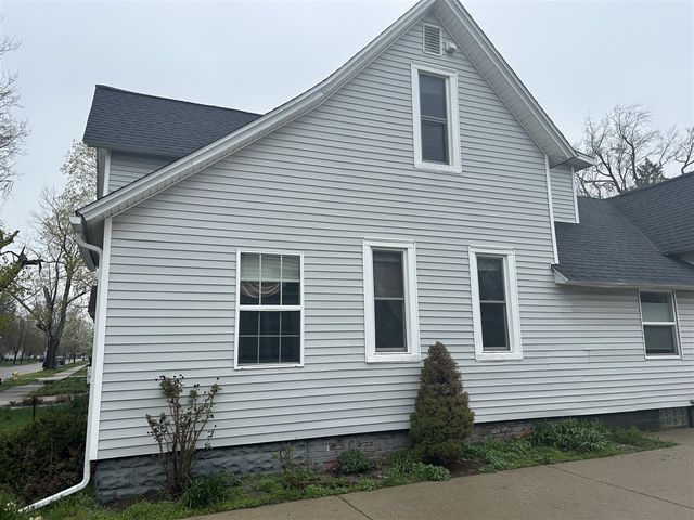 45 E 18th Street, Holland, MI 49423