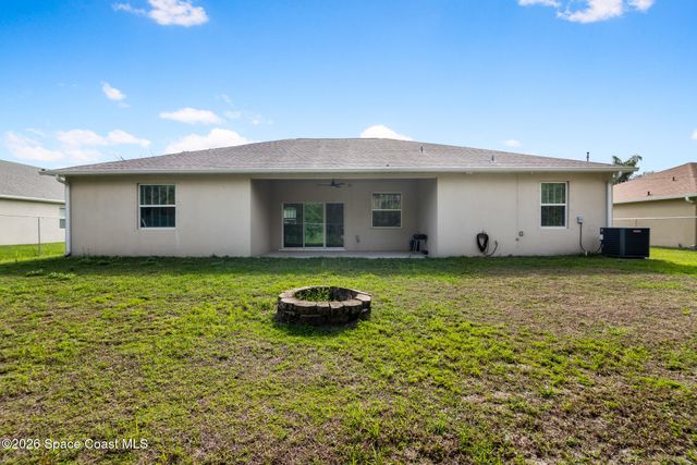 486 Avocado Road NW, Palm Bay, FL 32907