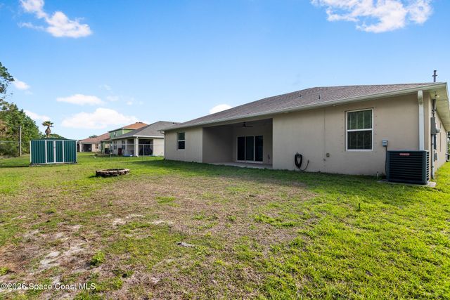 486 Avocado Road NW, Palm Bay, FL 32907