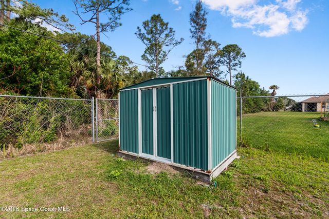 486 Avocado Road NW, Palm Bay, FL 32907