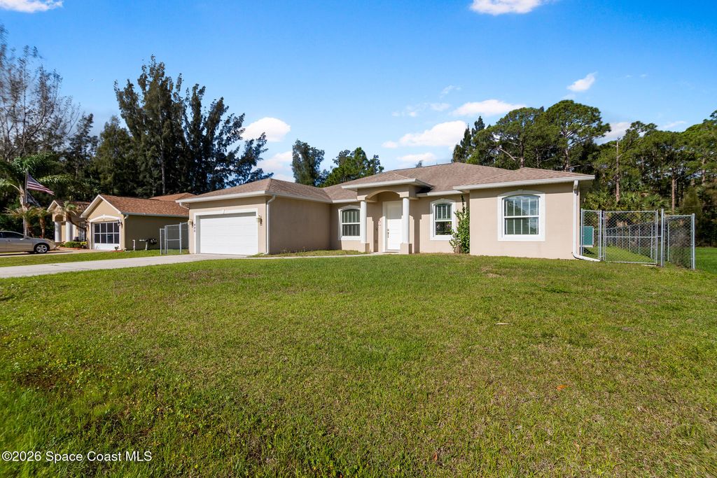 486 Avocado Road NW, Palm Bay, FL 32907
