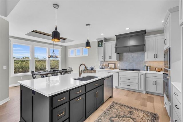 15229 W 168th Place, Olathe, KS 66062
