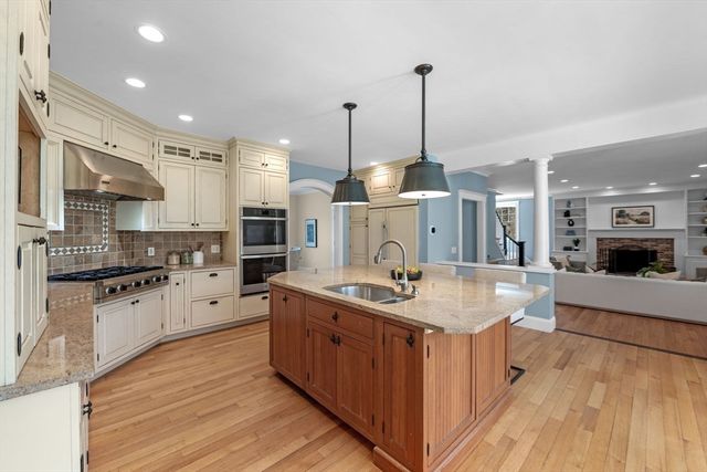 102 River Rd, Topsfield, MA 01983