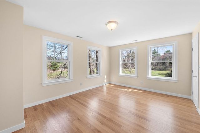 102 River Rd, Topsfield, MA 01983