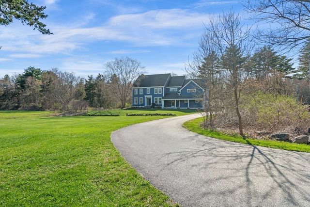 102 River Rd, Topsfield, MA 01983
