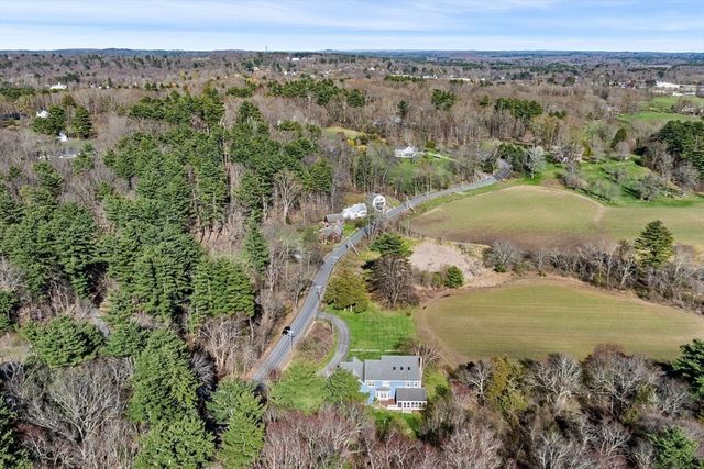 102 River Rd, Topsfield, MA 01983
