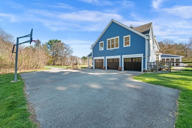 102 River Rd, Topsfield, MA 01983