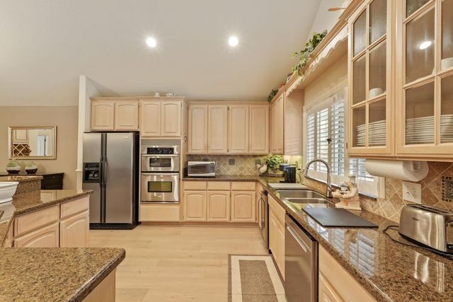950 Cologne Ct, Lodi, CA 95242