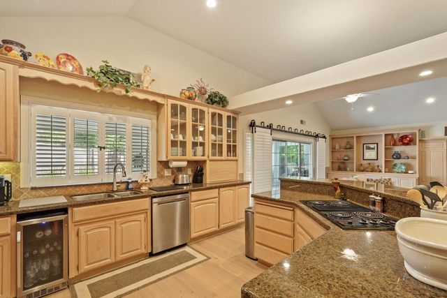 950 Cologne Ct, Lodi, CA 95242