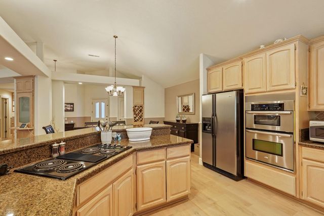 950 Cologne Ct, Lodi, CA 95242