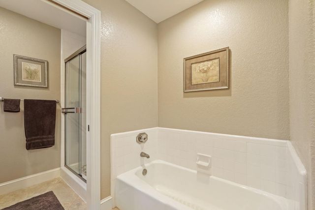 950 Cologne Ct, Lodi, CA 95242