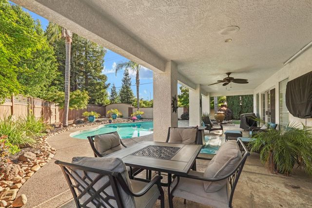 950 Cologne Ct, Lodi, CA 95242