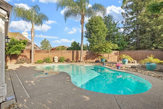 950 Cologne Ct, Lodi, CA 95242