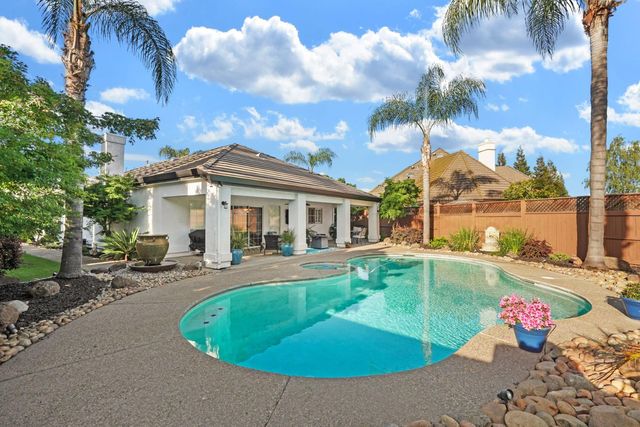 950 Cologne Ct, Lodi, CA 95242