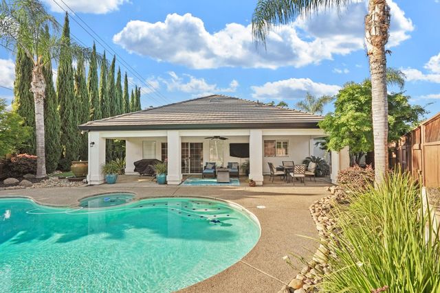 950 Cologne Ct, Lodi, CA 95242