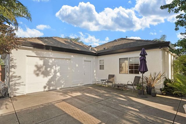 950 Cologne Ct, Lodi, CA 95242