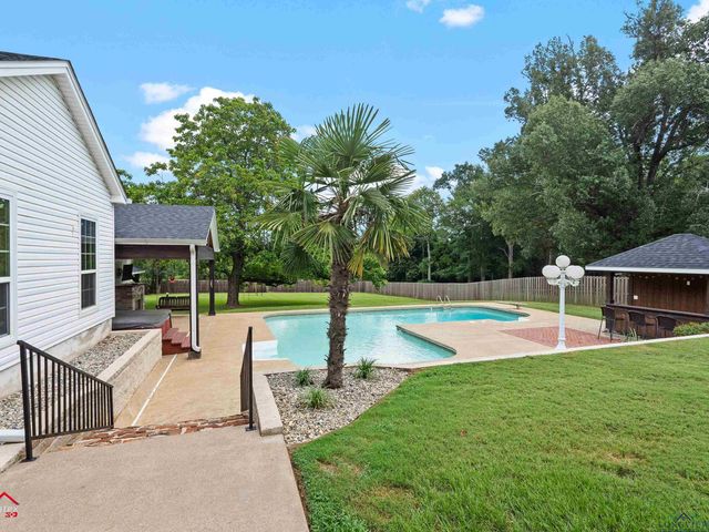 1609 Old Nacogdoches Rd, Henderson, TX 75654