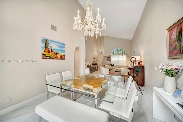 10880 NW 58th Ter, Doral, FL 33178