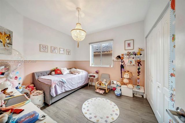 10880 NW 58th Ter, Doral, FL 33178