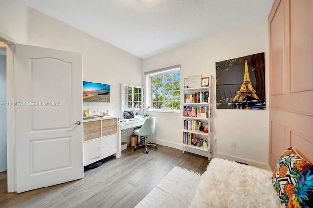 10880 NW 58th Ter, Doral, FL 33178