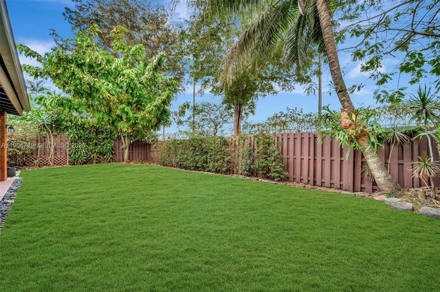 10880 NW 58th Ter, Doral, FL 33178