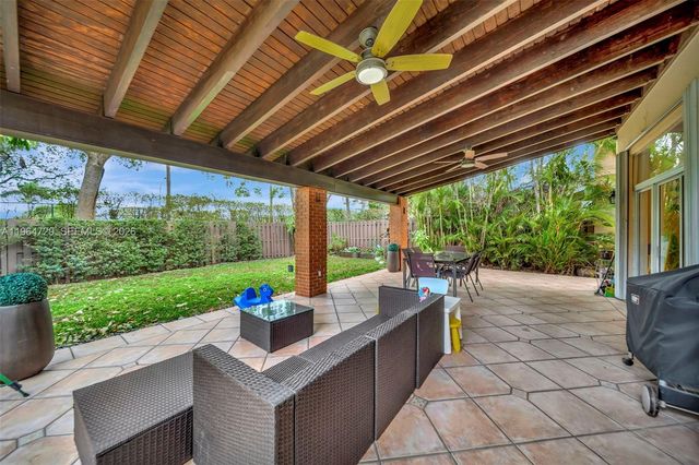 10880 NW 58th Ter, Doral, FL 33178