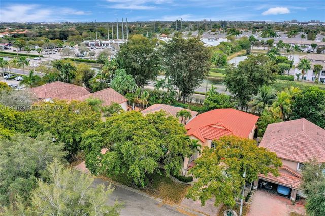 10880 NW 58th Ter, Doral, FL 33178