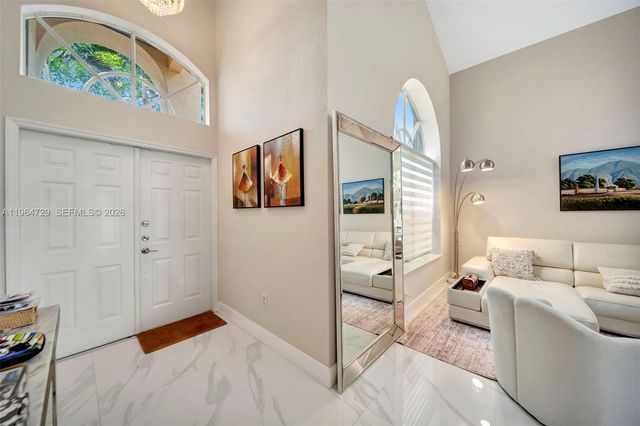 10880 NW 58th Ter, Doral, FL 33178