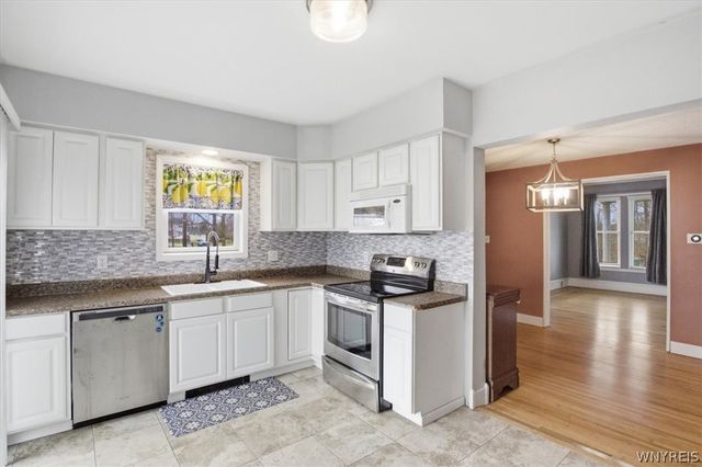 9918 Cayuga Drive, Niagara Falls, NY 14304