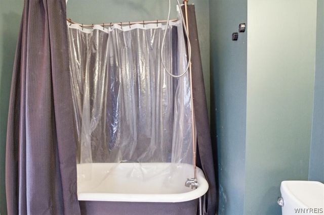 9918 Cayuga Drive, Niagara Falls, NY 14304