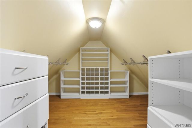 9918 Cayuga Drive, Niagara Falls, NY 14304