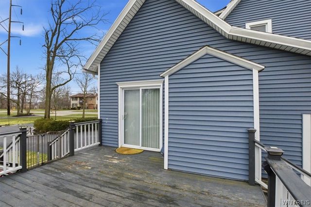 9918 Cayuga Drive, Niagara Falls, NY 14304