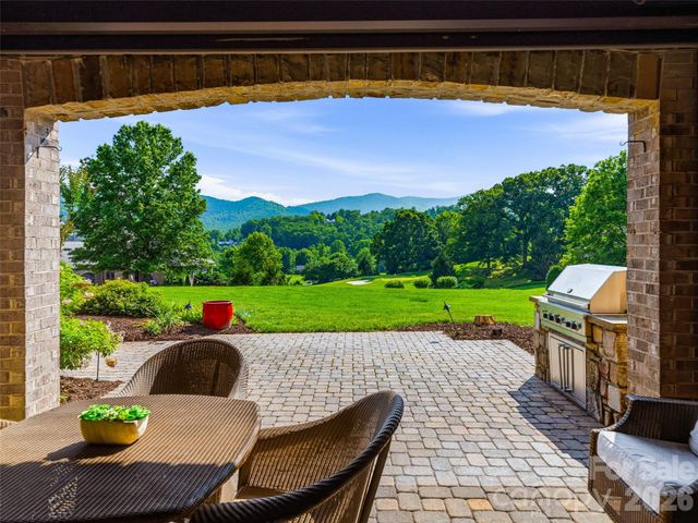 9 Linkside Court, Arden, NC 28704