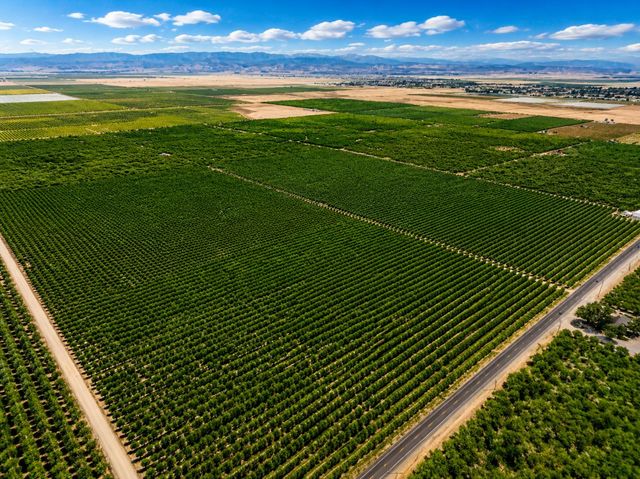 32487 Avenue 12, Madera, CA 93636