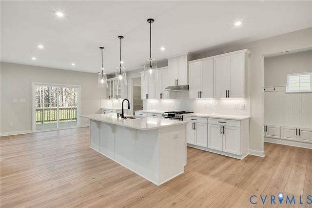 18724 Holly Crest Dr, Moseley, VA 23120