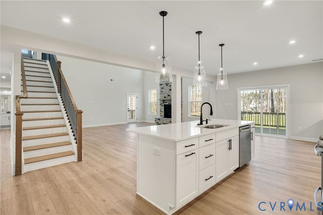 18724 Holly Crest Dr, Moseley, VA 23120