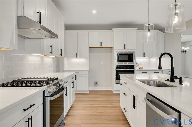 18724 Holly Crest Dr, Moseley, VA 23120